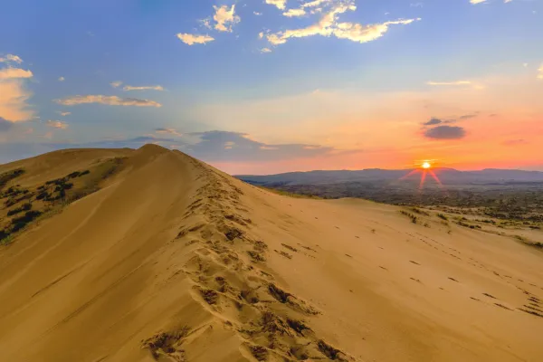 Бархан Сарыкум