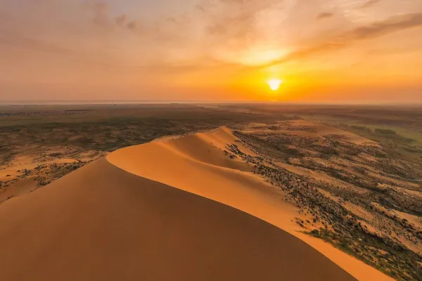 Бархан Сарыкум